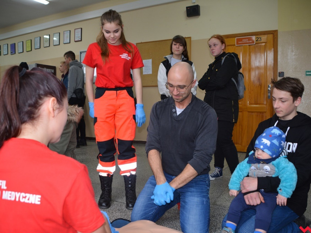 Kandydaci i kandydatki zapoznali się z ofertą edukacyjną Zespołu Szkół Technicznych i Ogólnokształcących