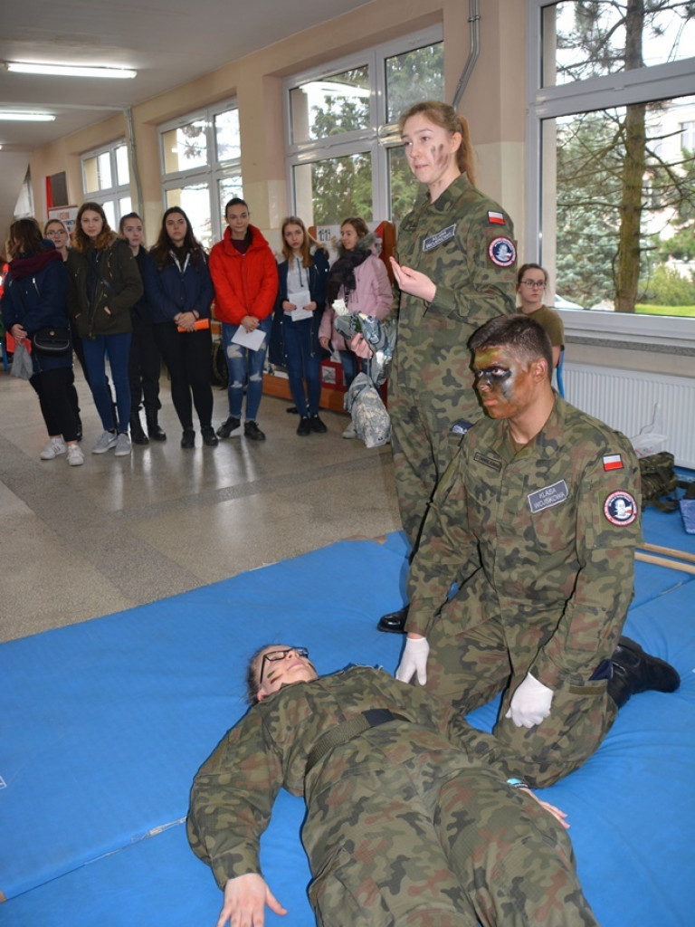 Kandydaci i kandydatki zapoznali się z ofertą edukacyjną Zespołu Szkół Technicznych i Ogólnokształcących