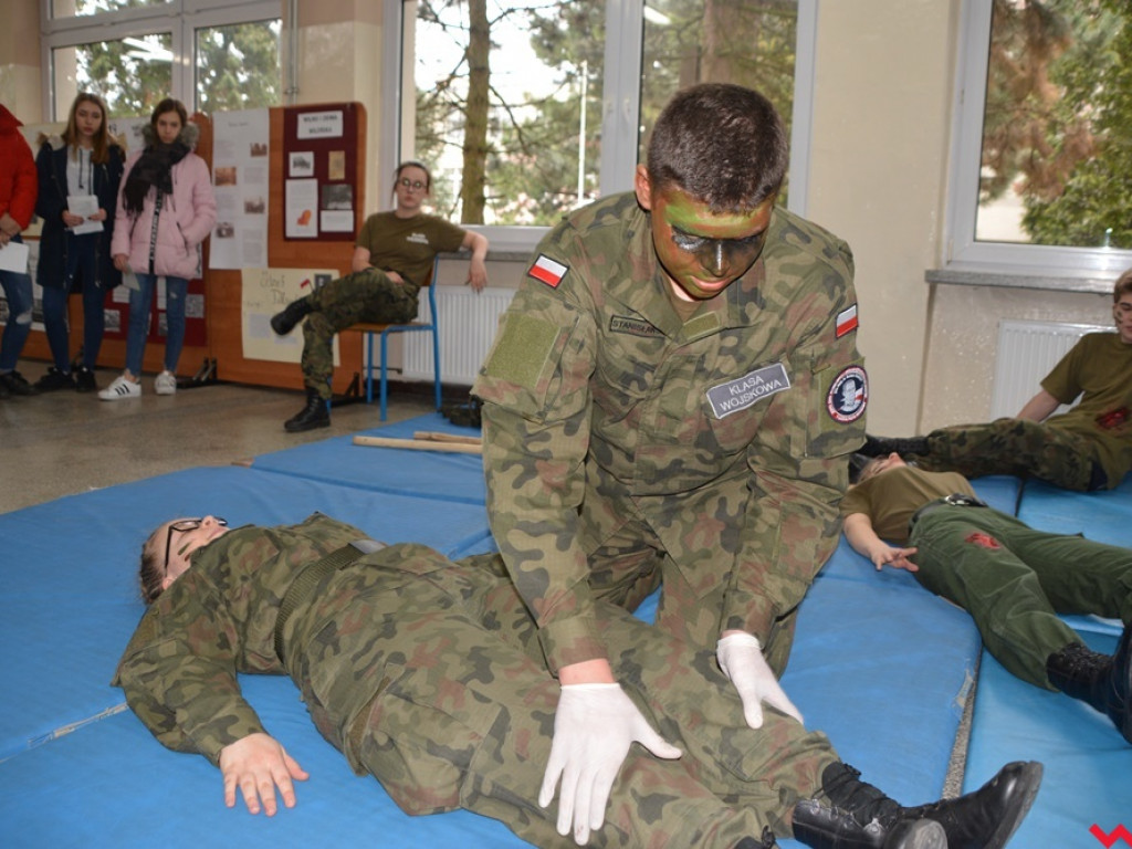 Kandydaci i kandydatki zapoznali się z ofertą edukacyjną Zespołu Szkół Technicznych i Ogólnokształcących