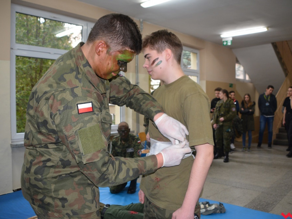 Kandydaci i kandydatki zapoznali się z ofertą edukacyjną Zespołu Szkół Technicznych i Ogólnokształcących