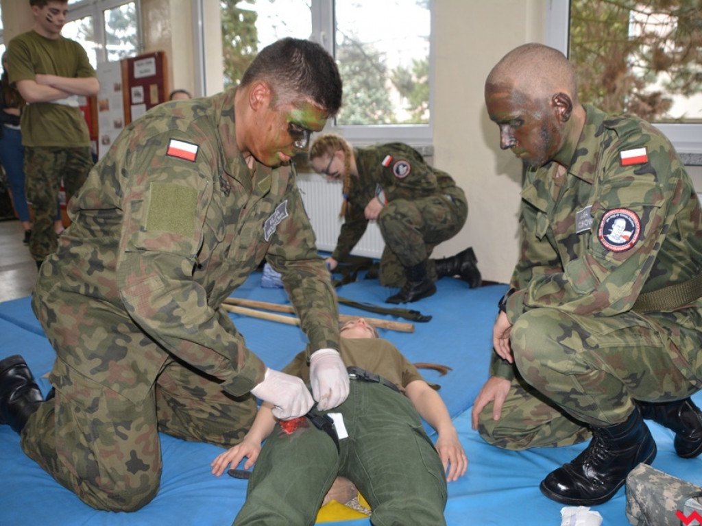 Kandydaci i kandydatki zapoznali się z ofertą edukacyjną Zespołu Szkół Technicznych i Ogólnokształcących