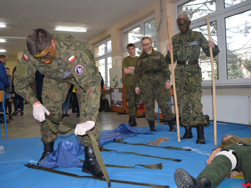 Kandydaci i kandydatki zapoznali się z ofertą edukacyjną Zespołu Szkół Technicznych i Ogólnokształcących