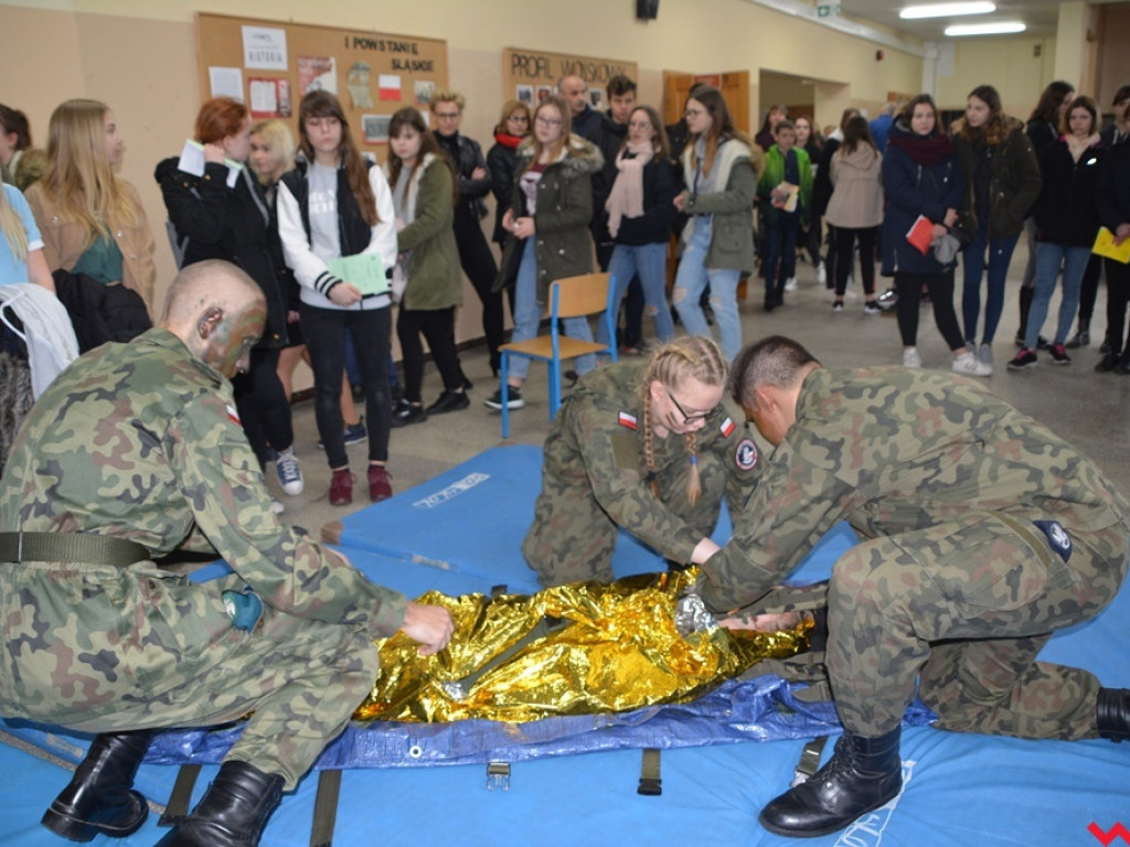 Kandydaci i kandydatki zapoznali się z ofertą edukacyjną Zespołu Szkół Technicznych i Ogólnokształcących