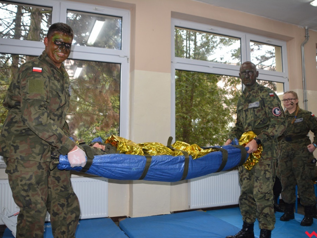 Kandydaci i kandydatki zapoznali się z ofertą edukacyjną Zespołu Szkół Technicznych i Ogólnokształcących