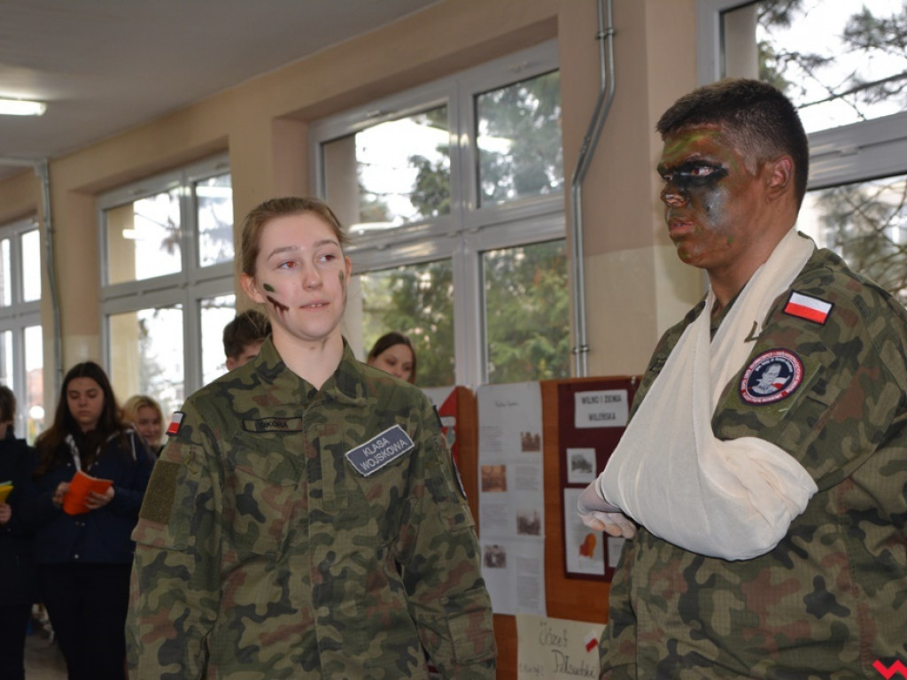 Kandydaci i kandydatki zapoznali się z ofertą edukacyjną Zespołu Szkół Technicznych i Ogólnokształcących