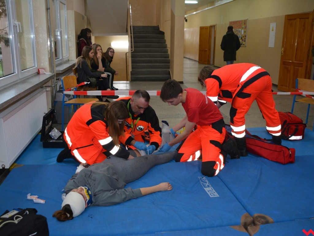 Kandydaci i kandydatki zapoznali się z ofertą edukacyjną Zespołu Szkół Technicznych i Ogólnokształcących