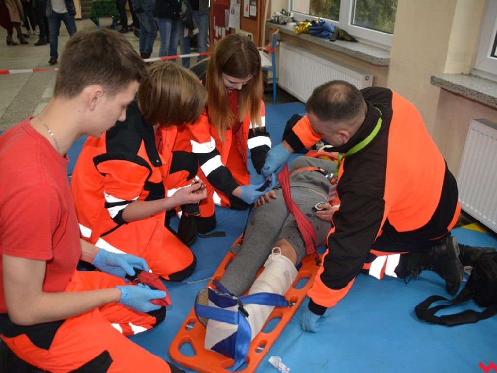 Kandydaci i kandydatki zapoznali się z ofertą edukacyjną Zespołu Szkół Technicznych i Ogólnokształcących