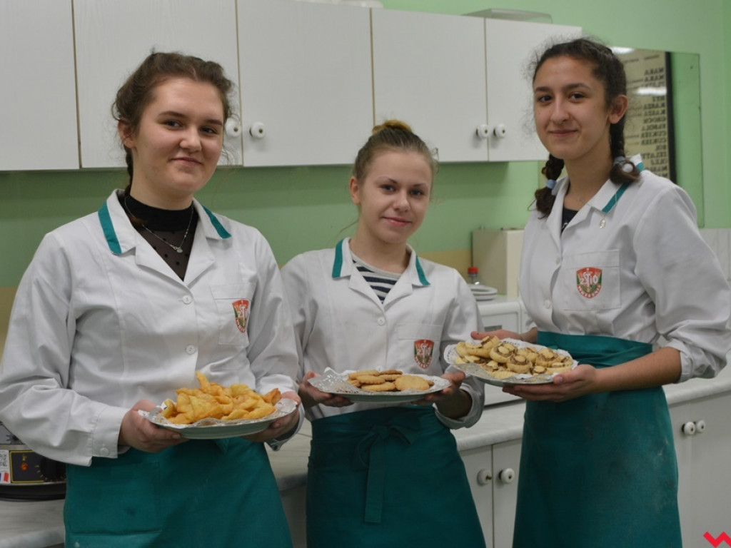 Kandydaci i kandydatki zapoznali się z ofertą edukacyjną Zespołu Szkół Technicznych i Ogólnokształcących