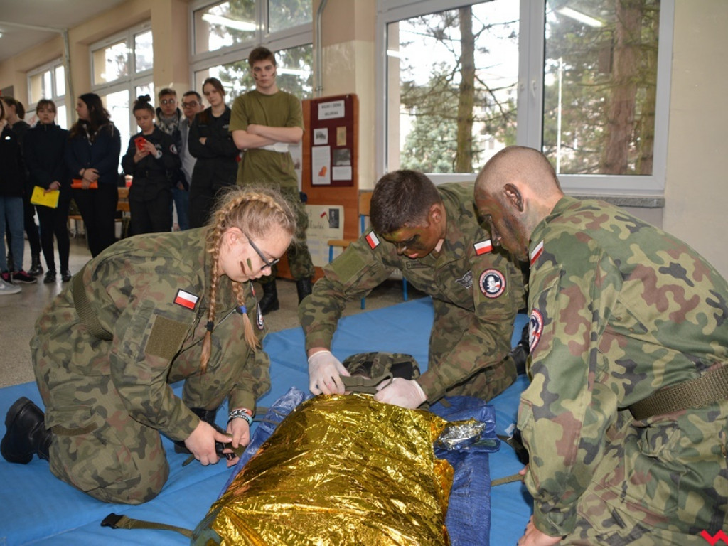 Kandydaci i kandydatki zapoznali się z ofertą edukacyjną Zespołu Szkół Technicznych i Ogólnokształcących