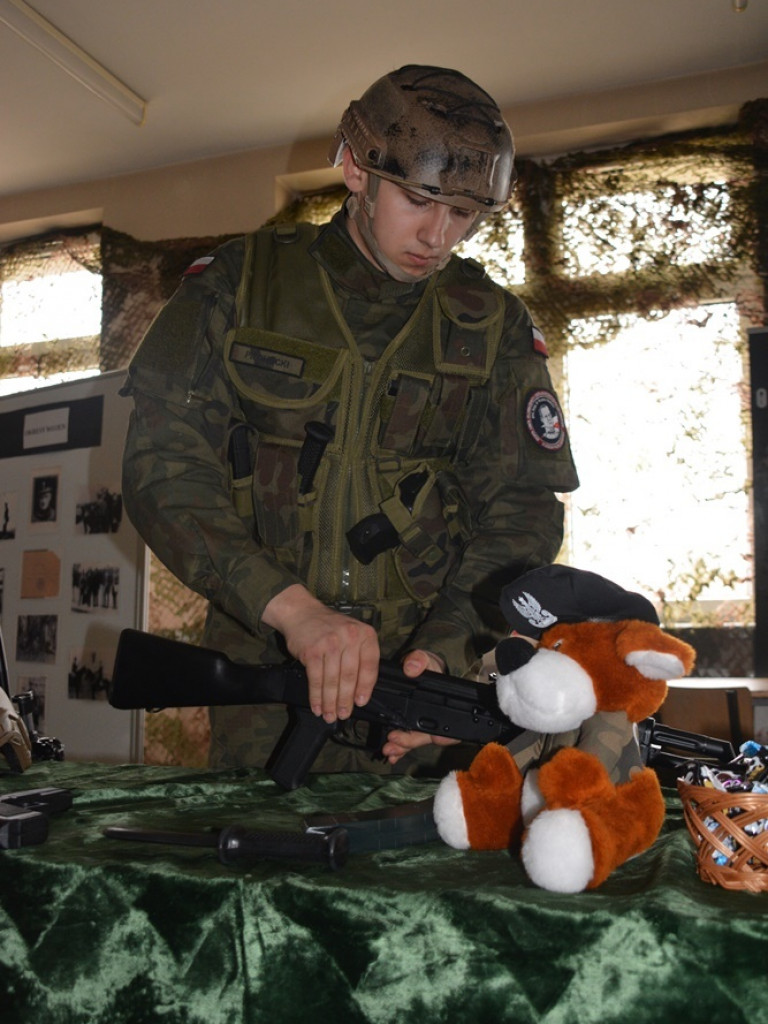 Kandydaci i kandydatki zapoznali się z ofertą edukacyjną Zespołu Szkół Technicznych i Ogólnokształcących