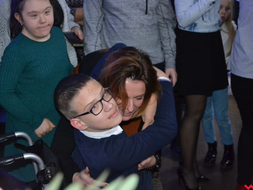 Koncert marzeń dla Mikołaja. Młodzież po raz kolejny pokazała jak pomagać