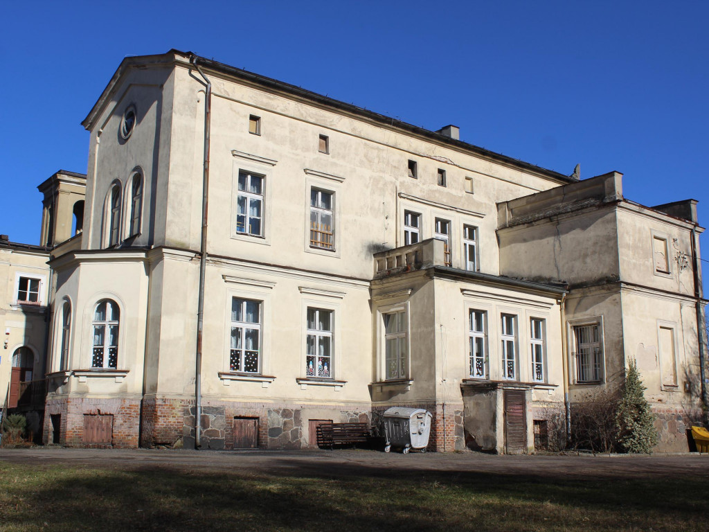 Wyruszamy na szlak (7) - opowieść o historii i najbliższej przyszłości nekielskiego pałacu