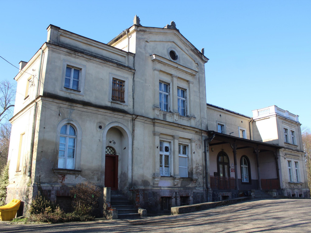 Wyruszamy na szlak (7) - opowieść o historii i najbliższej przyszłości nekielskiego pałacu