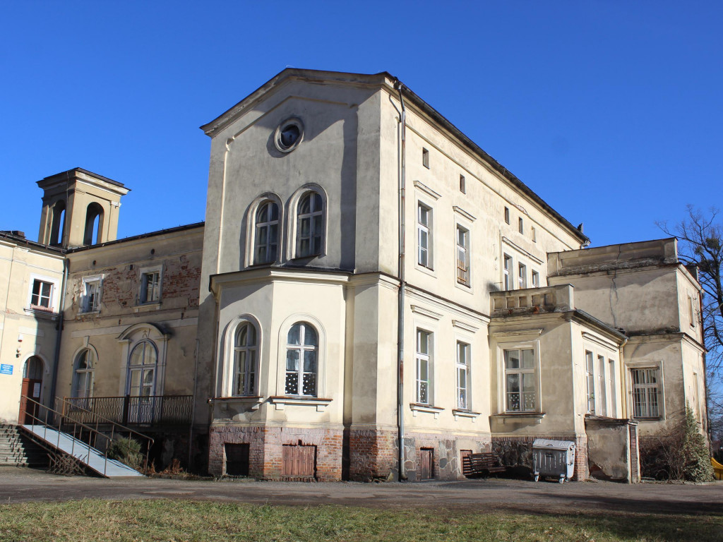 Wyruszamy na szlak (7) - opowieść o historii i najbliższej przyszłości nekielskiego pałacu