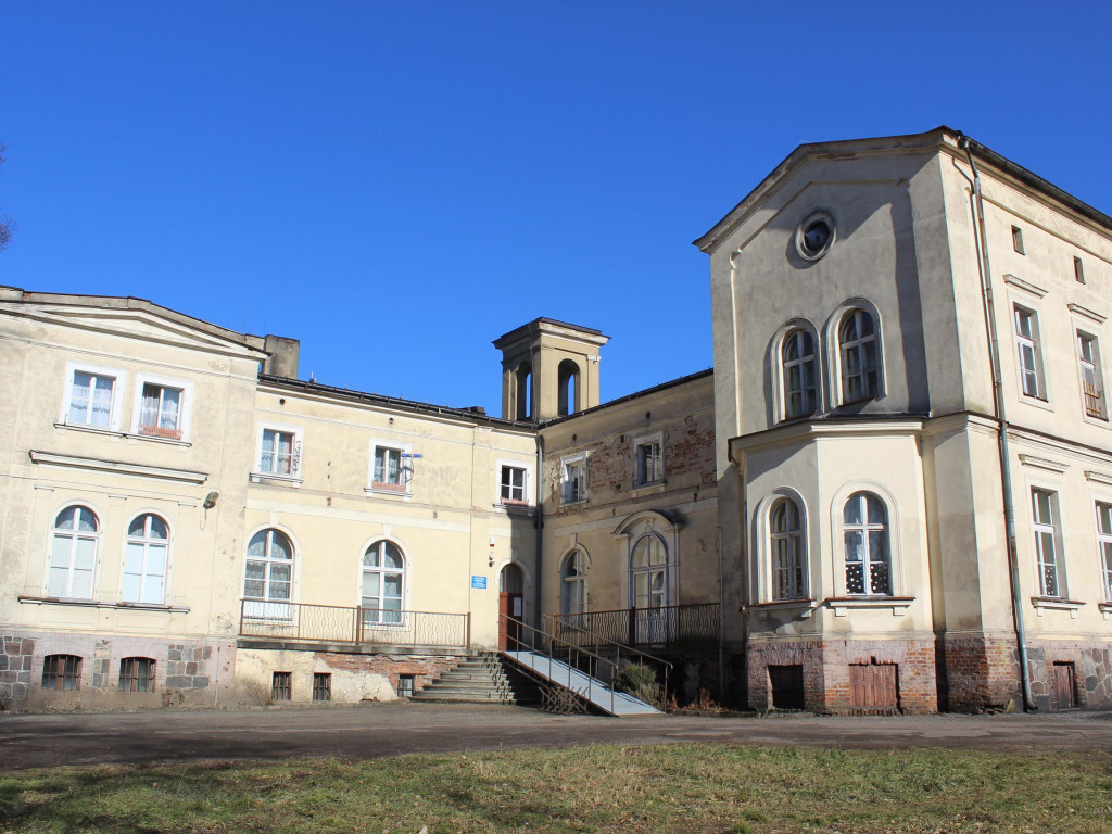 Wyruszamy na szlak (7) - opowieść o historii i najbliższej przyszłości nekielskiego pałacu