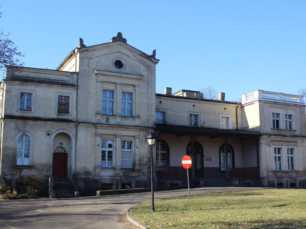 Wyruszamy na szlak (7) - opowieść o historii i najbliższej przyszłości nekielskiego pałacu