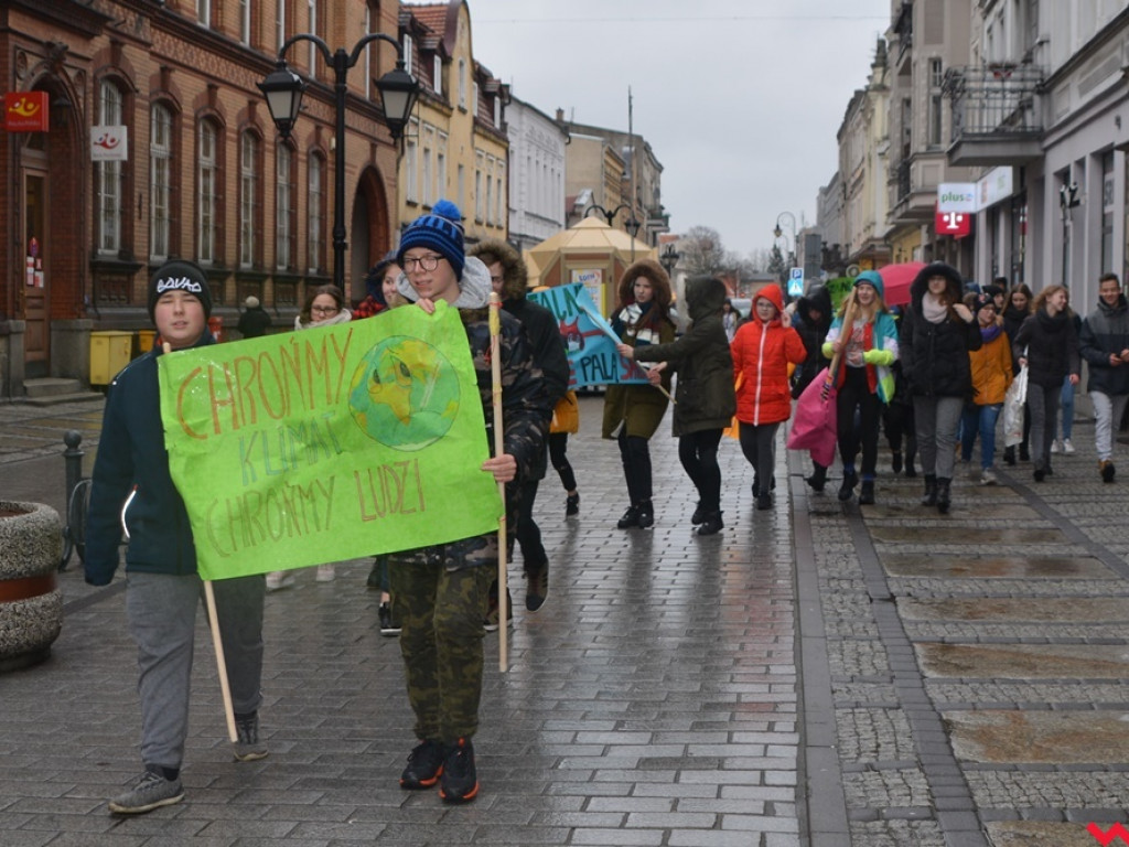To były wagary w obronie własnej przyszłości. Młodzieżowy Strajk Klimatyczny na naszych ulicach