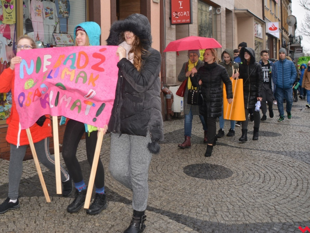 To były wagary w obronie własnej przyszłości. Młodzieżowy Strajk Klimatyczny na naszych ulicach