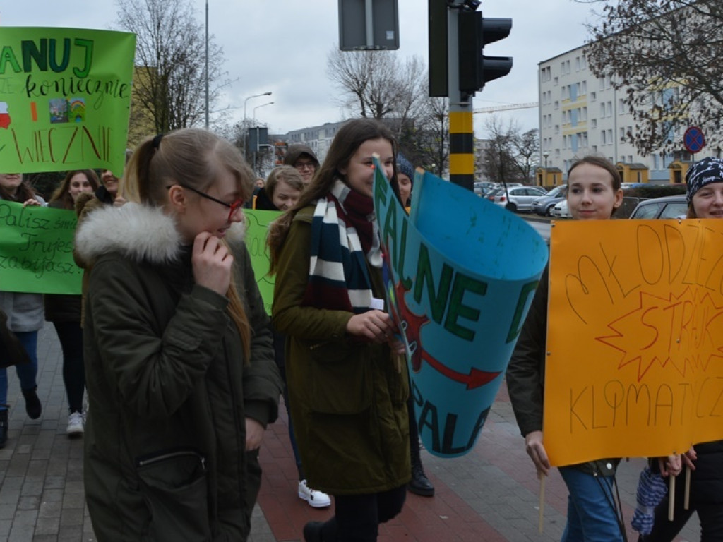 To były wagary w obronie własnej przyszłości. Młodzieżowy Strajk Klimatyczny na naszych ulicach