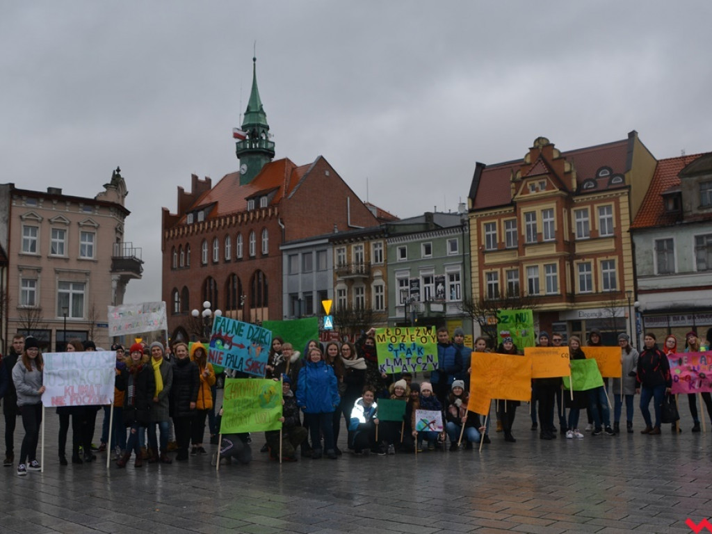 To były wagary w obronie własnej przyszłości. Młodzieżowy Strajk Klimatyczny na naszych ulicach