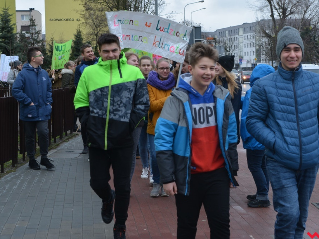 To były wagary w obronie własnej przyszłości. Młodzieżowy Strajk Klimatyczny na naszych ulicach