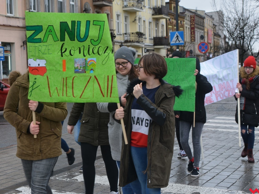 To były wagary w obronie własnej przyszłości. Młodzieżowy Strajk Klimatyczny na naszych ulicach