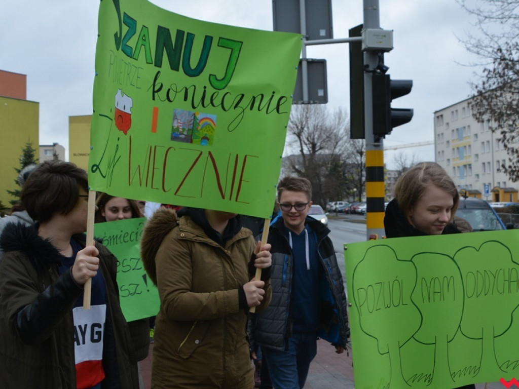 To były wagary w obronie własnej przyszłości. Młodzieżowy Strajk Klimatyczny na naszych ulicach