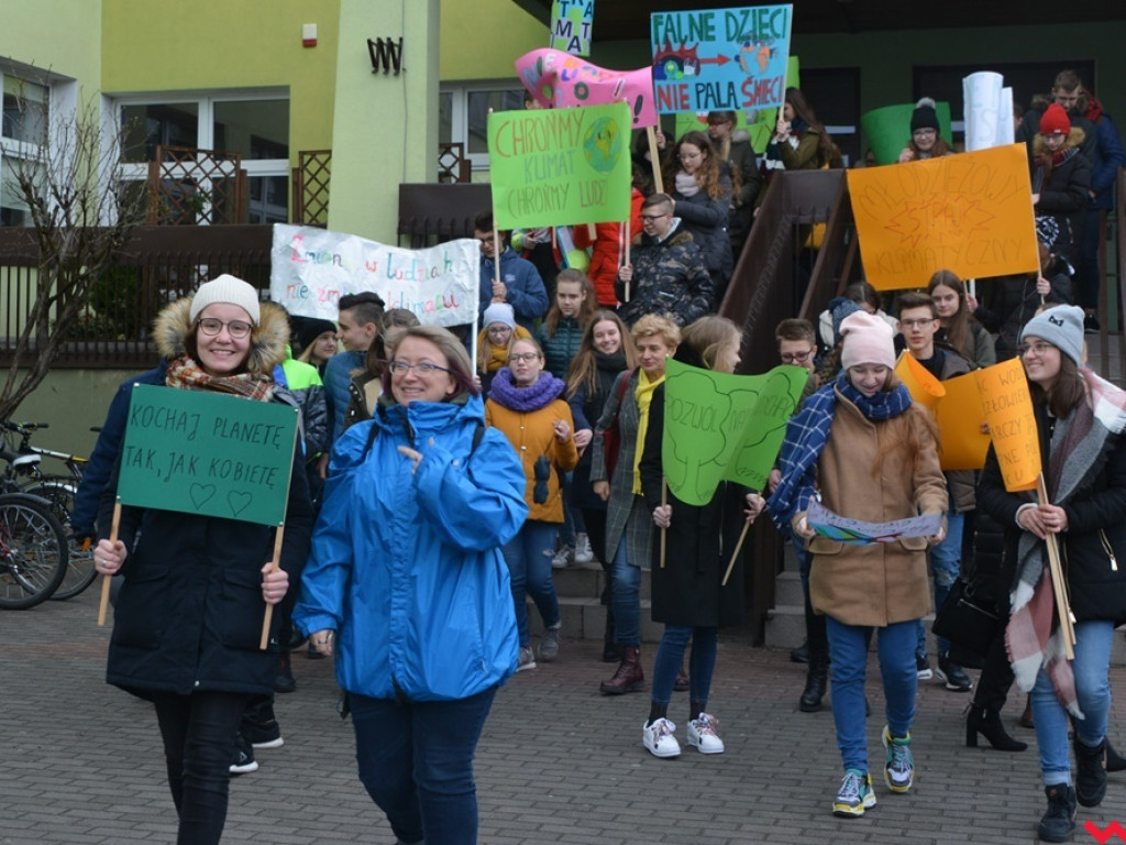 To były wagary w obronie własnej przyszłości. Młodzieżowy Strajk Klimatyczny na naszych ulicach