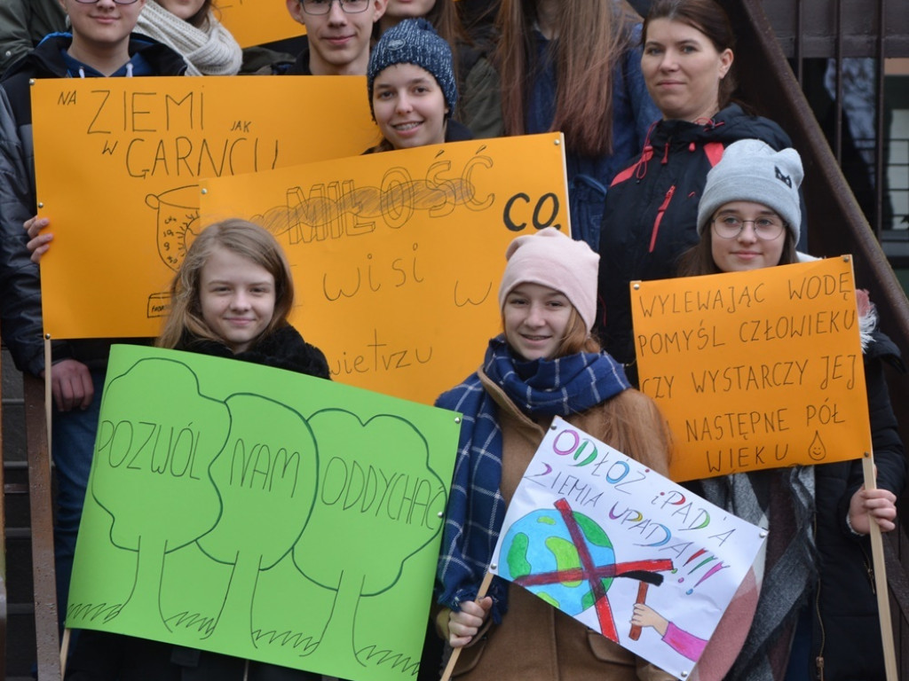 To były wagary w obronie własnej przyszłości. Młodzieżowy Strajk Klimatyczny na naszych ulicach