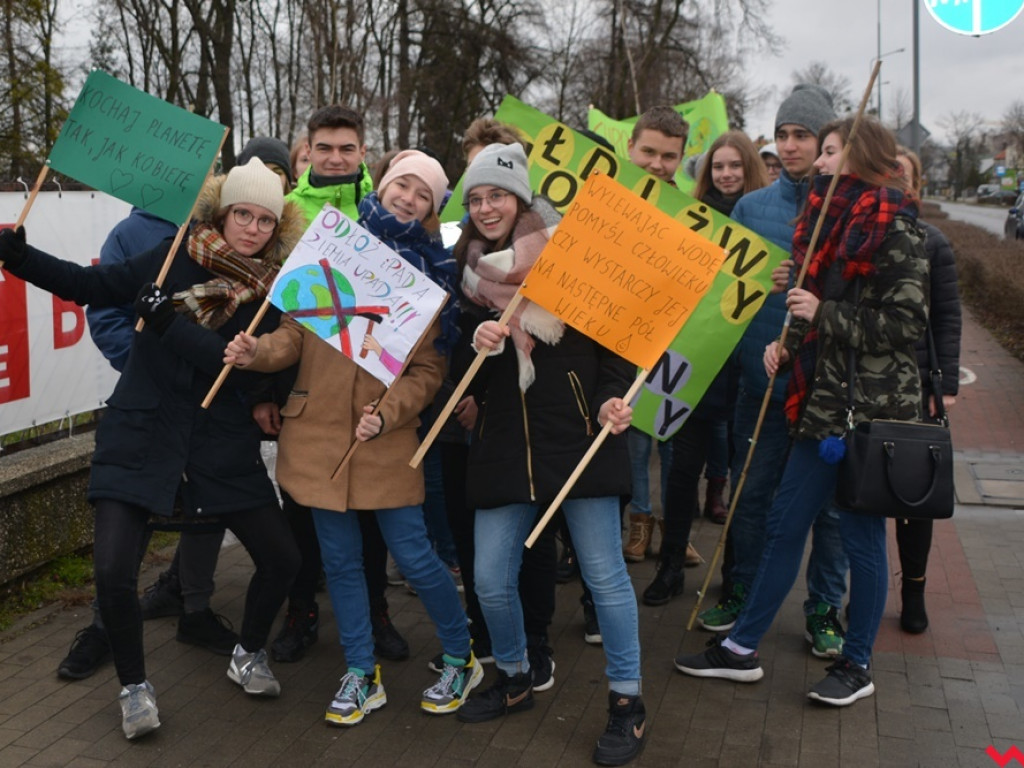 To były wagary w obronie własnej przyszłości. Młodzieżowy Strajk Klimatyczny na naszych ulicach