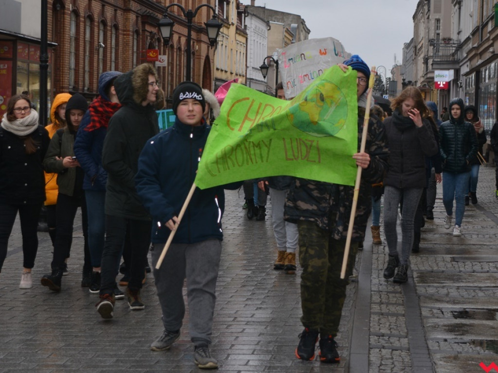 To były wagary w obronie własnej przyszłości. Młodzieżowy Strajk Klimatyczny na naszych ulicach