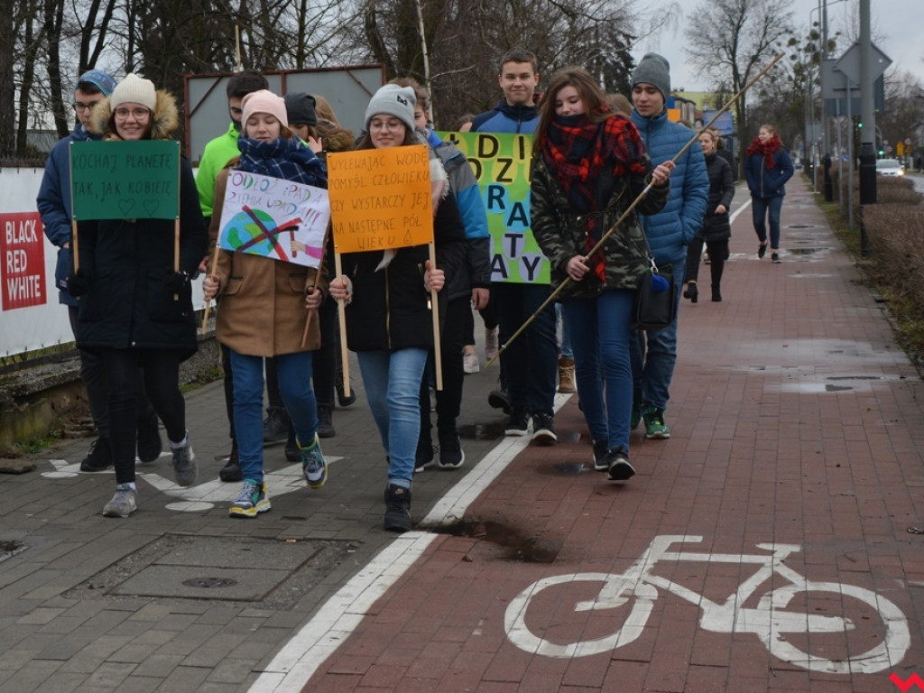 To były wagary w obronie własnej przyszłości. Młodzieżowy Strajk Klimatyczny na naszych ulicach