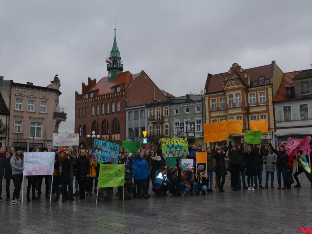 To były wagary w obronie własnej przyszłości. Młodzieżowy Strajk Klimatyczny na naszych ulicach