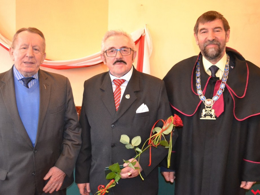 Kazimierz Podlewski odebrał platynowy medal, a Marian Gawron podziękował za współpracę