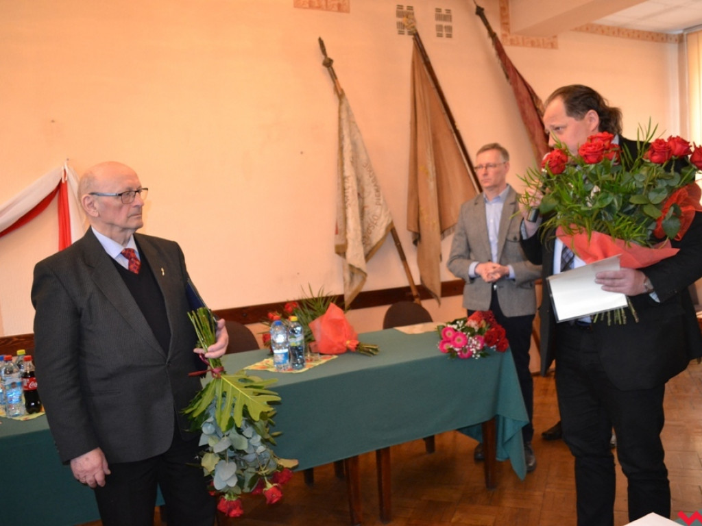 Kazimierz Podlewski odebrał platynowy medal, a Marian Gawron podziękował za współpracę