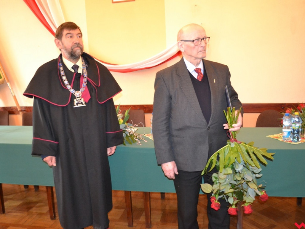Kazimierz Podlewski odebrał platynowy medal, a Marian Gawron podziękował za współpracę