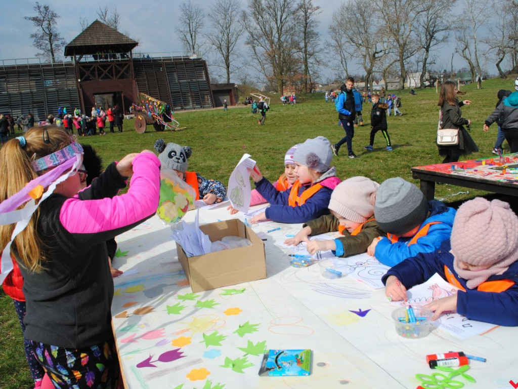 Dzieci z całej Wielkopolski powitały wiosnę w Grzybowie