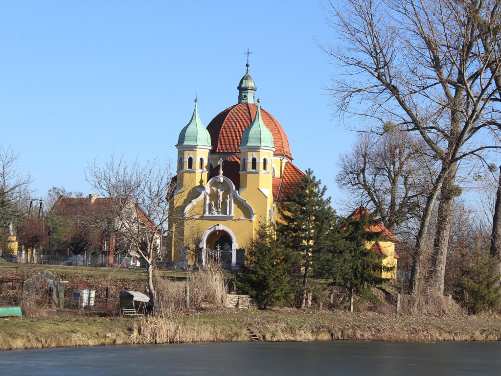 Wyruszamy na szlak (8) - nietypowa bryła, czyli kościół św. Andrzeja Apostoła w Nekli