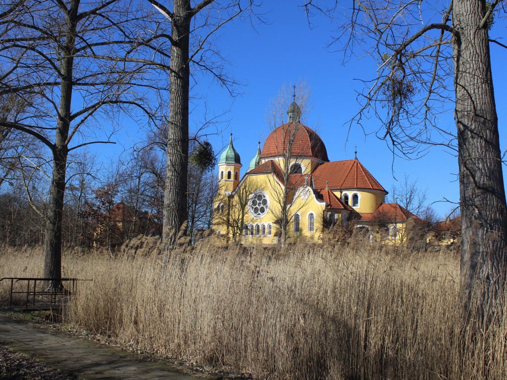 Wyruszamy na szlak (8) - nietypowa bryła, czyli kościół św. Andrzeja Apostoła w Nekli