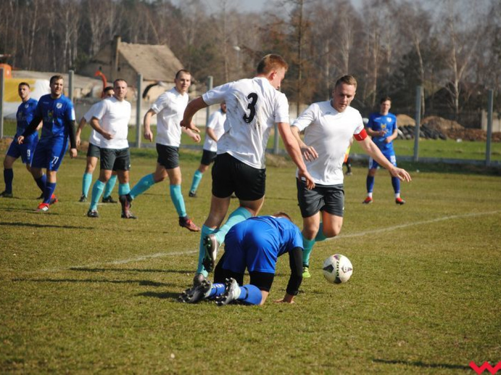 Płomień nadal zaskakuje. Neklanie wygrywają z wyżej notowanym Zrywem Dąbie