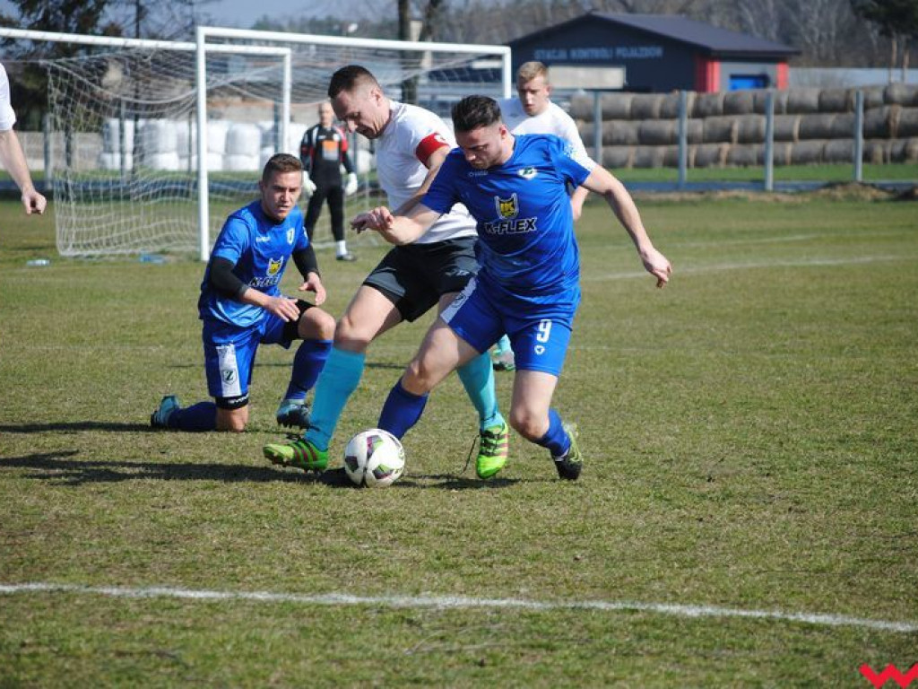 Płomień nadal zaskakuje. Neklanie wygrywają z wyżej notowanym Zrywem Dąbie