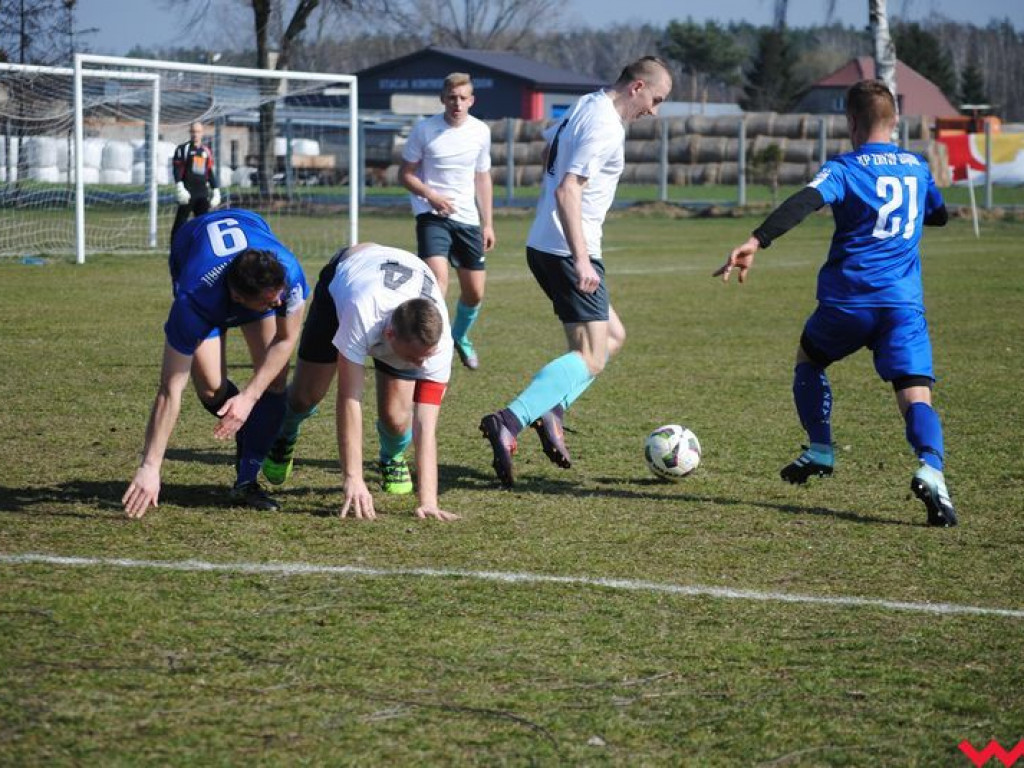 Płomień nadal zaskakuje. Neklanie wygrywają z wyżej notowanym Zrywem Dąbie