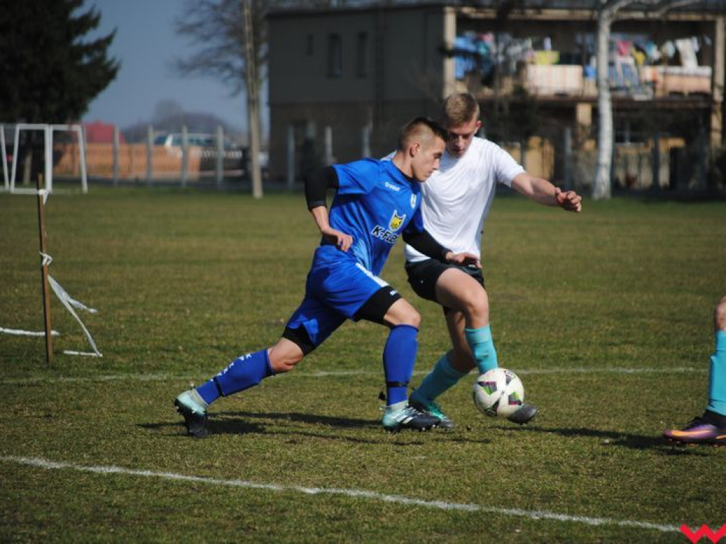Płomień nadal zaskakuje. Neklanie wygrywają z wyżej notowanym Zrywem Dąbie