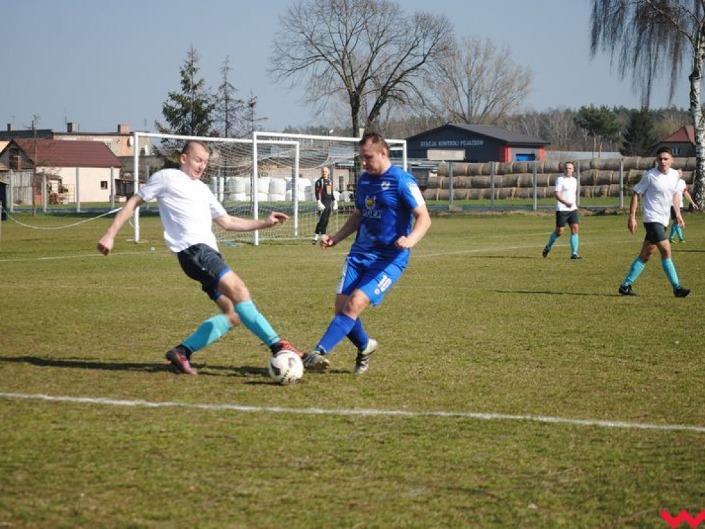 Płomień nadal zaskakuje. Neklanie wygrywają z wyżej notowanym Zrywem Dąbie