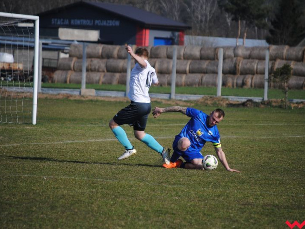 Płomień nadal zaskakuje. Neklanie wygrywają z wyżej notowanym Zrywem Dąbie