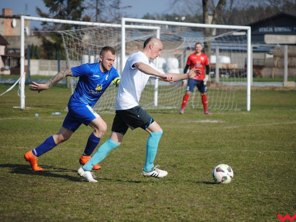 Płomień nadal zaskakuje. Neklanie wygrywają z wyżej notowanym Zrywem Dąbie