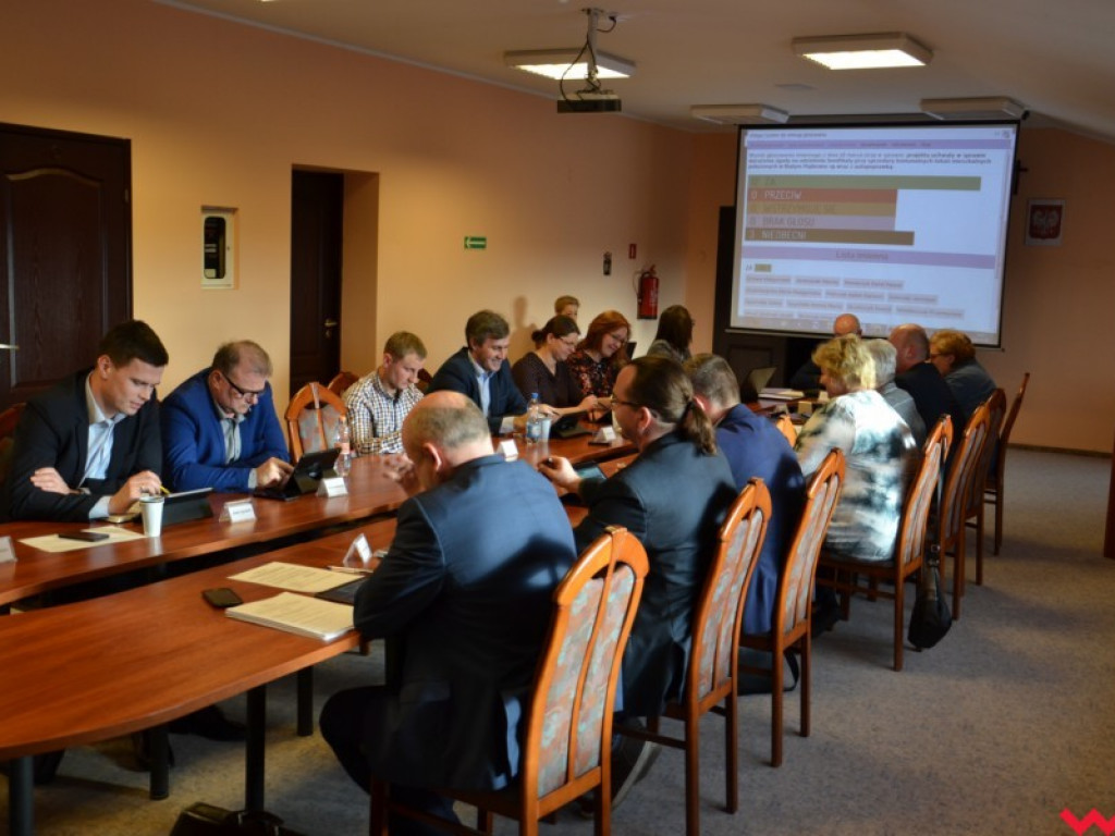 Radni zafundowali sobie tablety, a uczniom stypendia