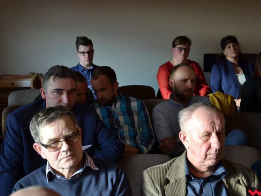 Radni zafundowali sobie tablety, a uczniom stypendia