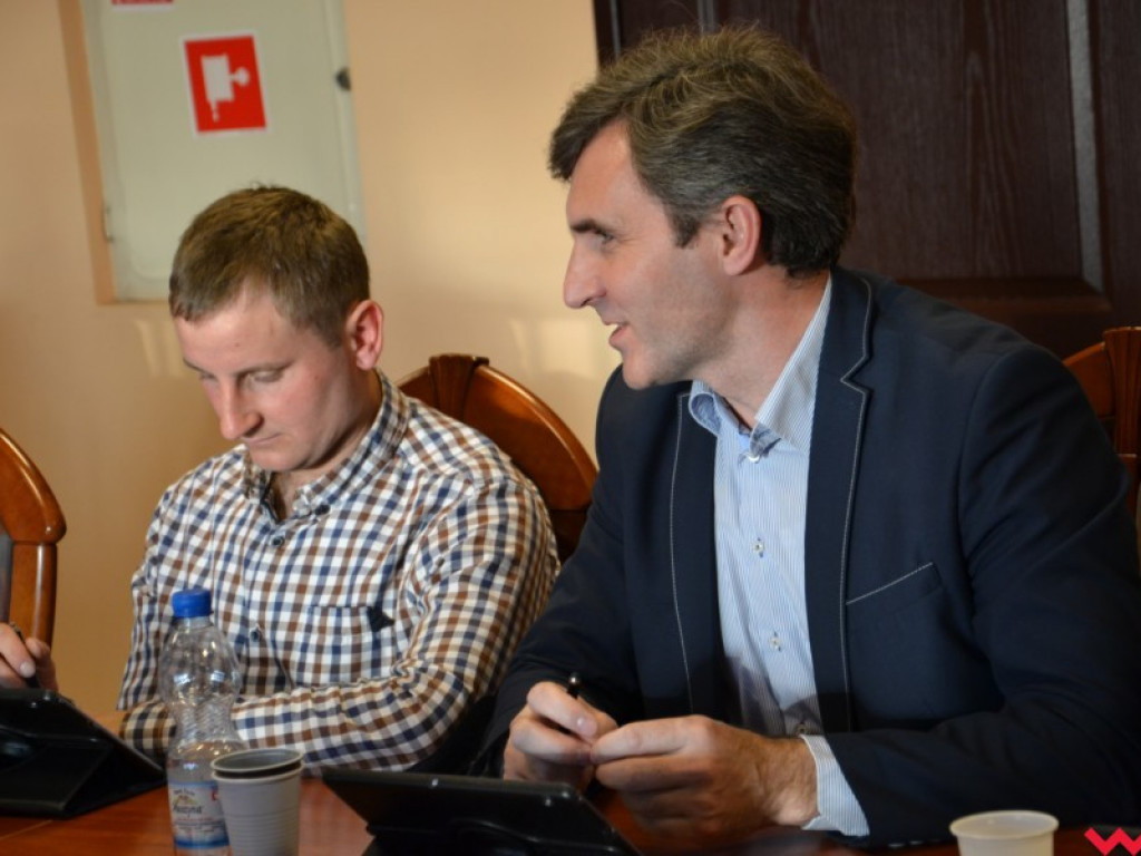 Radni zafundowali sobie tablety, a uczniom stypendia