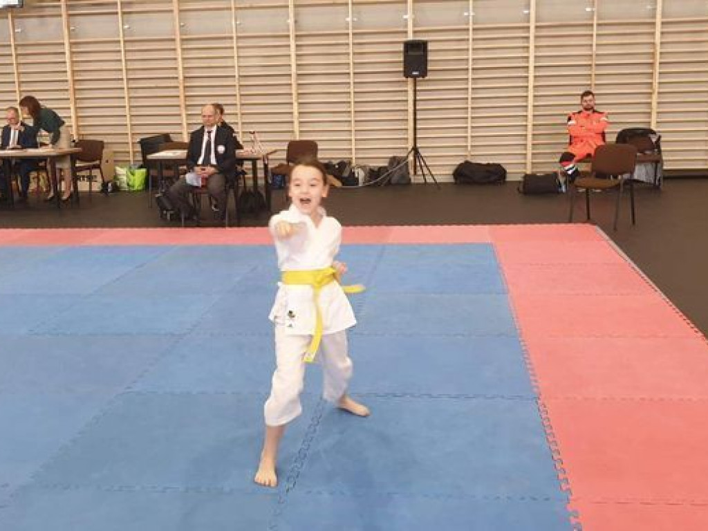 Kolejne miejsca na podium zawodników Wrzesińskiego Klubu Karate. Tym razem podczas turnieju w Mosinie
